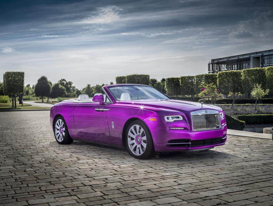  Rolls-Royce Dawn in Fuxia 2017 года  (фото 12 из 14)